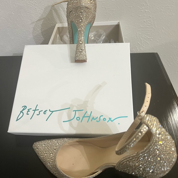 Betsey Johnson gold strap heels - Picture 5 of 5